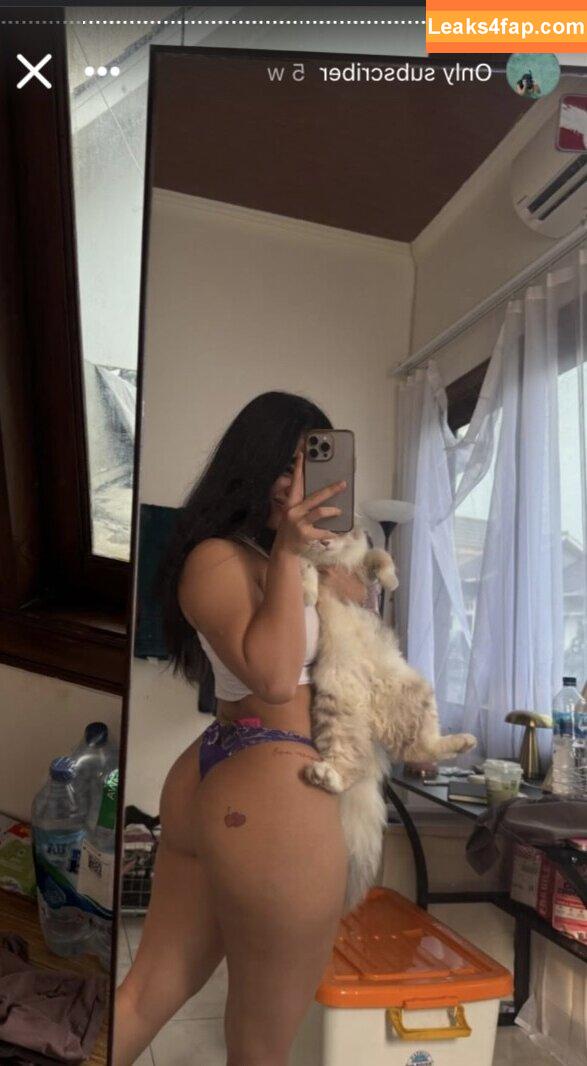bluntviews_ /  leaked photo photo #0021