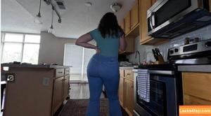 Bobbie Moore photo #0098