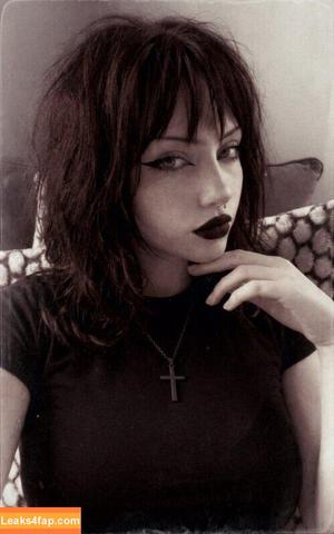 Bobbie Moore photo #0205