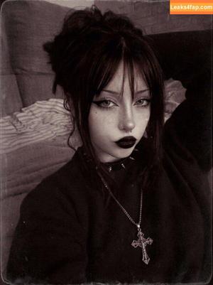 Bobbie Moore photo #0207