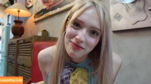 Bobbie Moore photo #0365