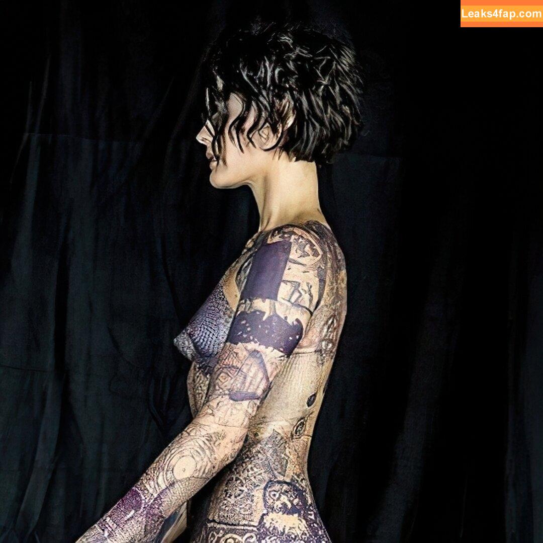 Body Painted Celebs. / bodypaintqueen leaked photo photo #0202