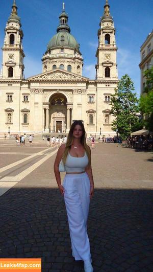 Boglárka Vaka photo #0002