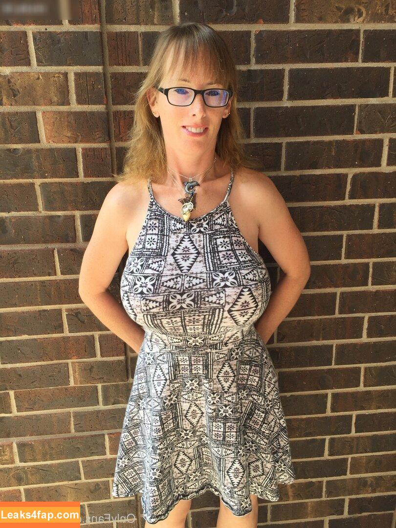 BoltOnWife / boltonswife leaked photo photo #0052