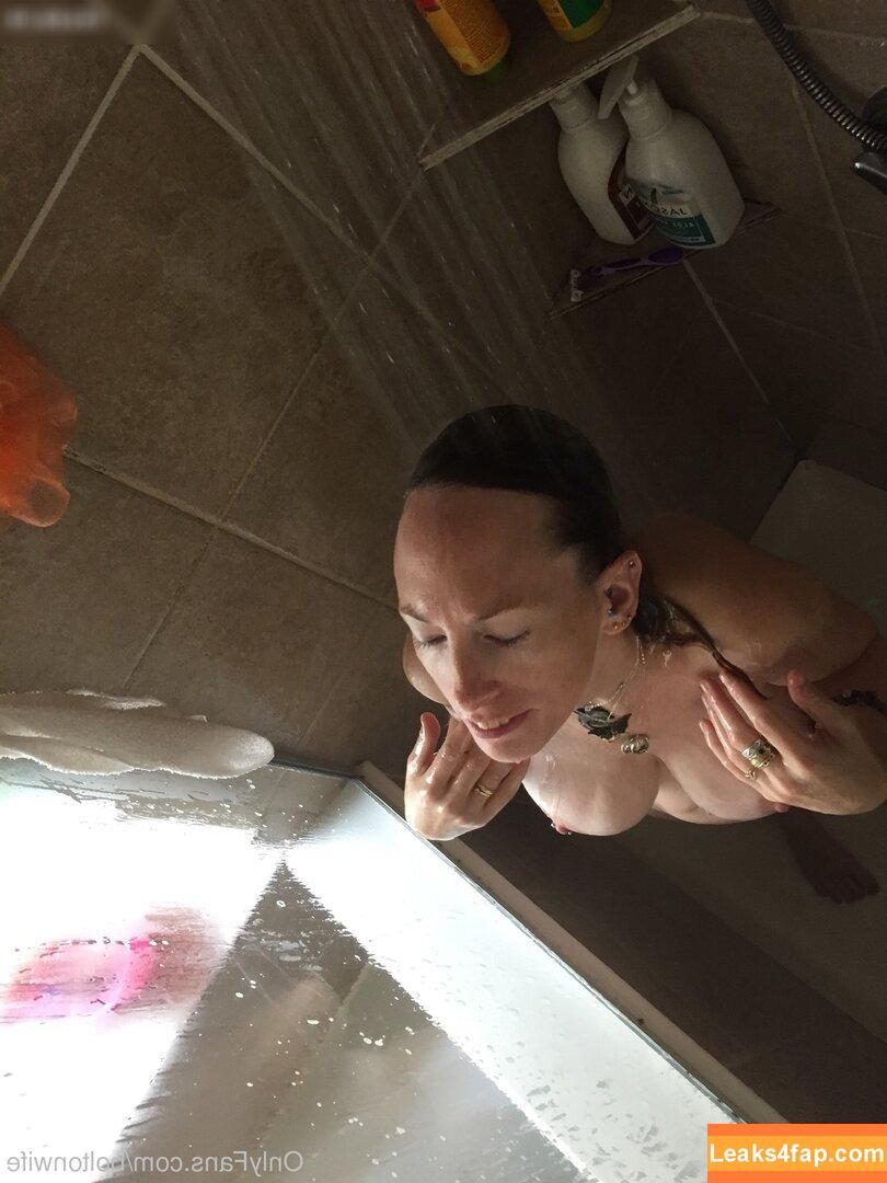 BoltOnWife / boltonswife leaked photo photo #0100