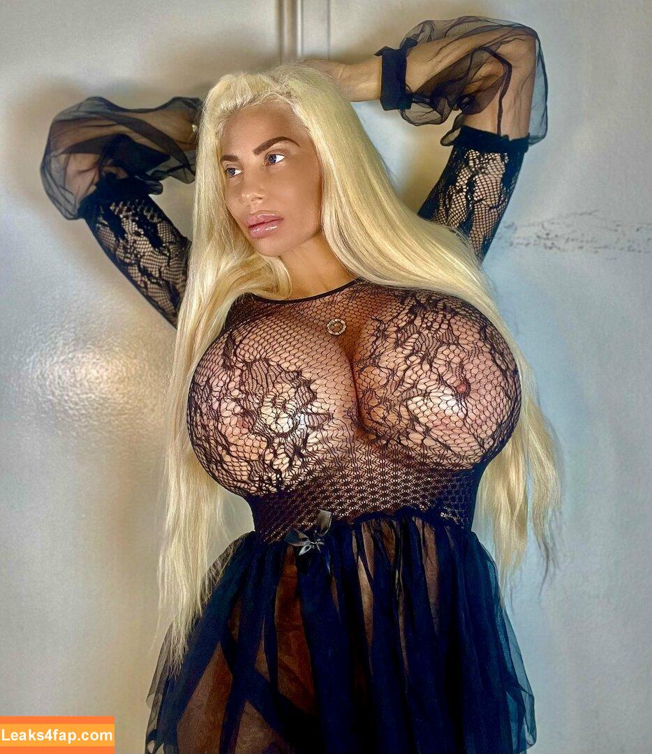 Bombshell Skyler Nicole / https: / plasticbarbie2000 / plastictrophybimbo leaked photo photo #0018