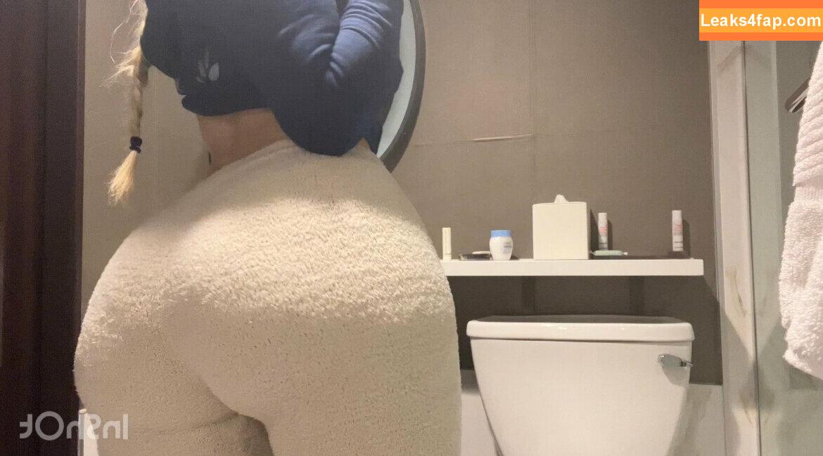 bootybyshel2 / bootybyshelfit leaked photo photo #0001