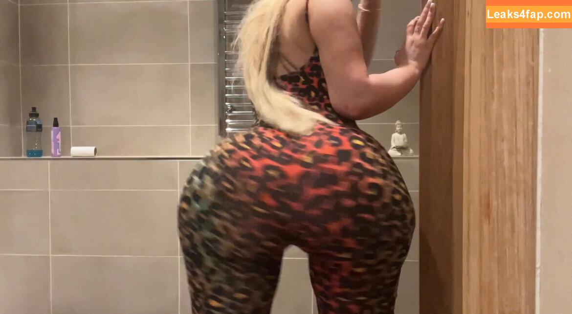 bootybyshelll / bootybyshelx leaked photo photo #0002