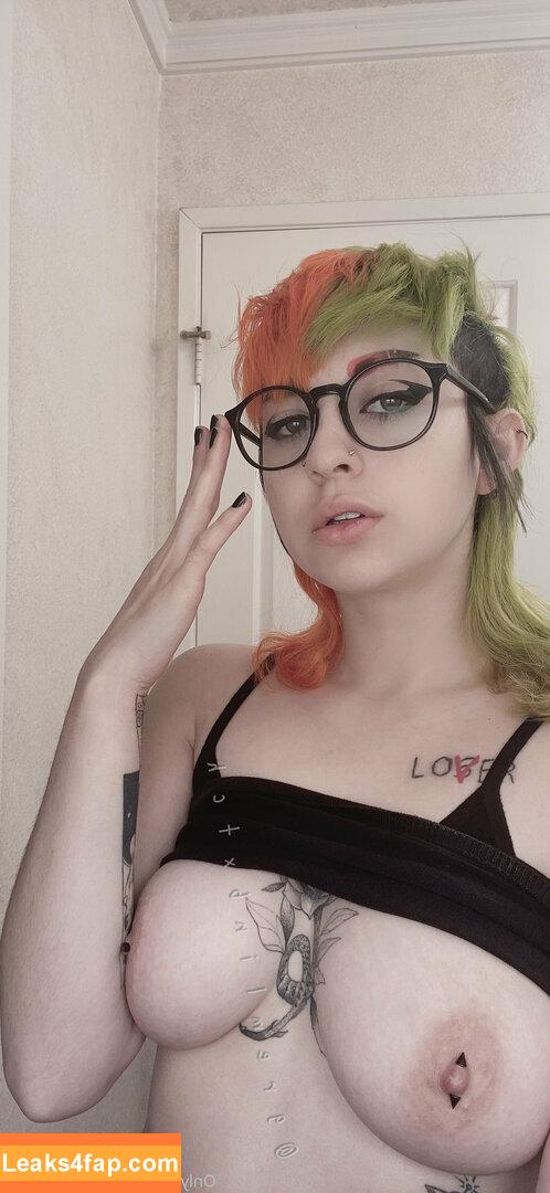 boozygremlin / boozy.gremlin leaked photo photo #0043