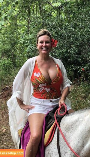 BoringMom photo #0001