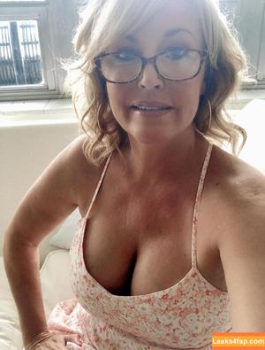 BoringMom photo #0004