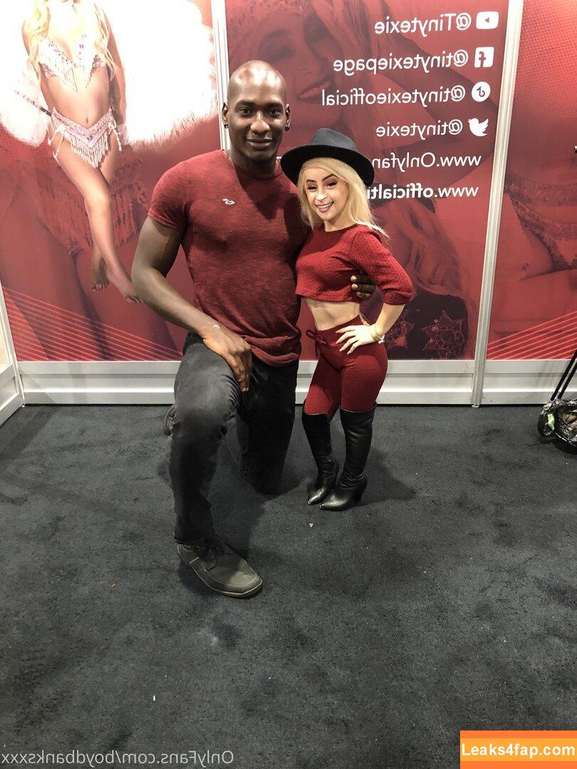 boydbanksxxx /  leaked photo photo #0015