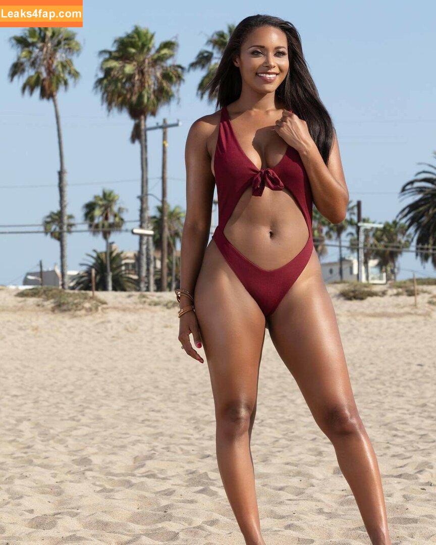 Brandi Rhodes / thebrandirhodes leaked photo photo #0011