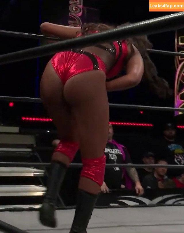 Brandi Rhodes / thebrandirhodes leaked photo photo #0036