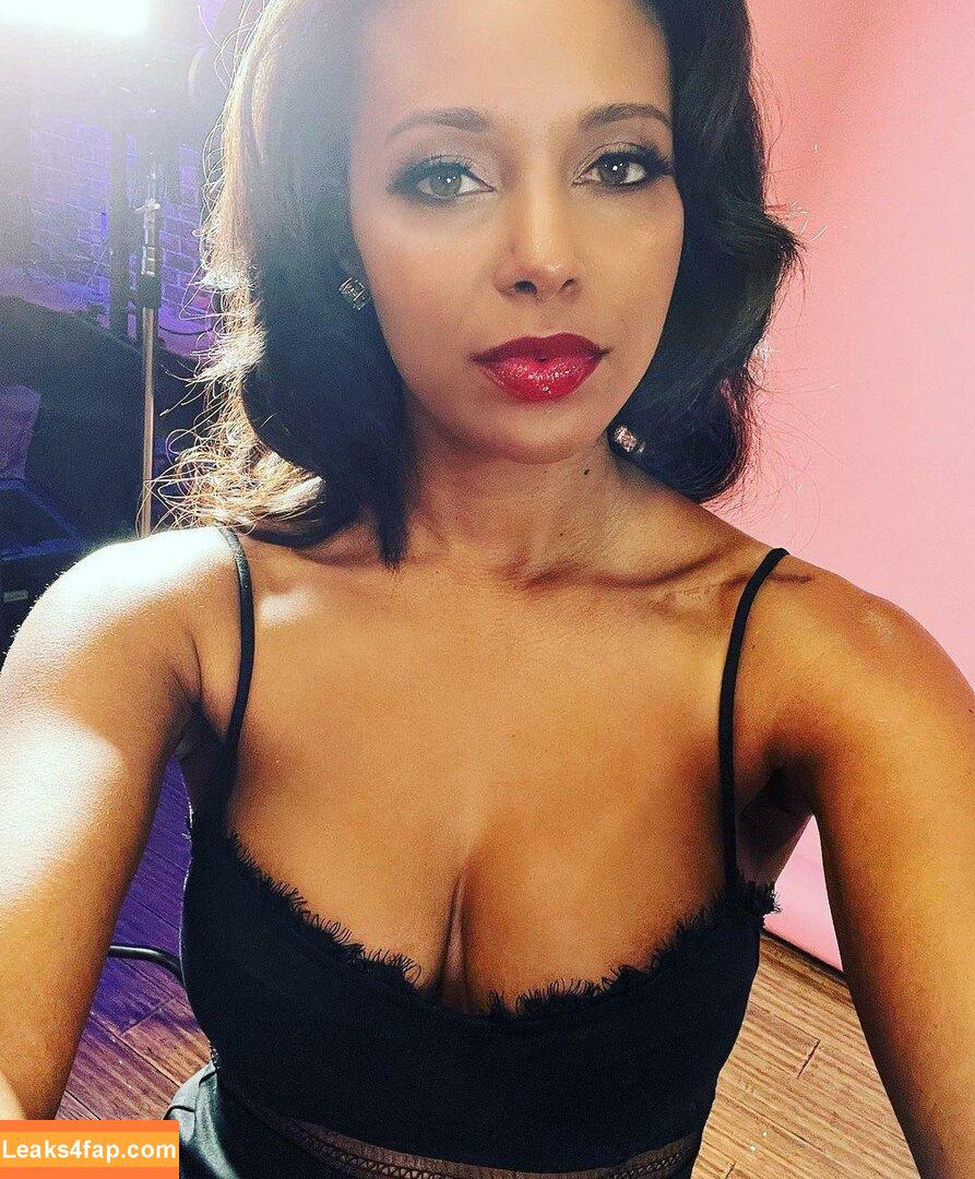 Brandi Rhodes / thebrandirhodes leaked photo photo #0049