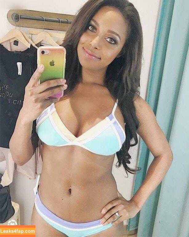 Brandi Rhodes / thebrandirhodes leaked photo photo #0225