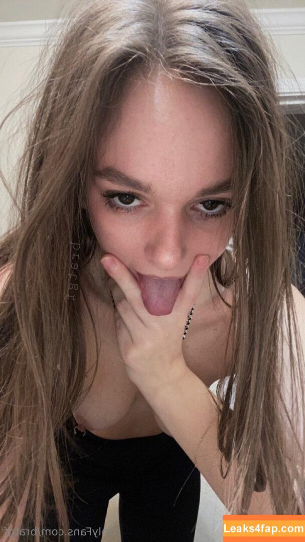 brat gf /  leaked photo photo #0285