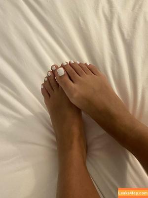 Bratty Asian Feet фото #0002