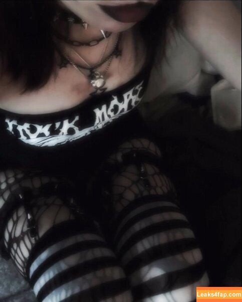 brattygirlllxo / New Goth Girl / sassygoffx leaked photo photo #0002