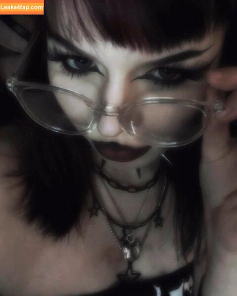 brattygirlllxo / New Goth Girl / sassygoffx leaked photo photo #0004