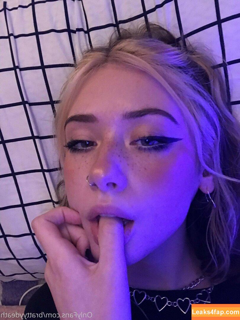 Brattyydeath / Brattydeath / Cherry_grl / waifu.brattyydeath leaked photo photo #0059