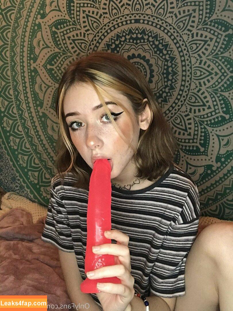 Brattyydeath / Brattydeath / Cherry_grl / waifu.brattyydeath leaked photo photo #0104