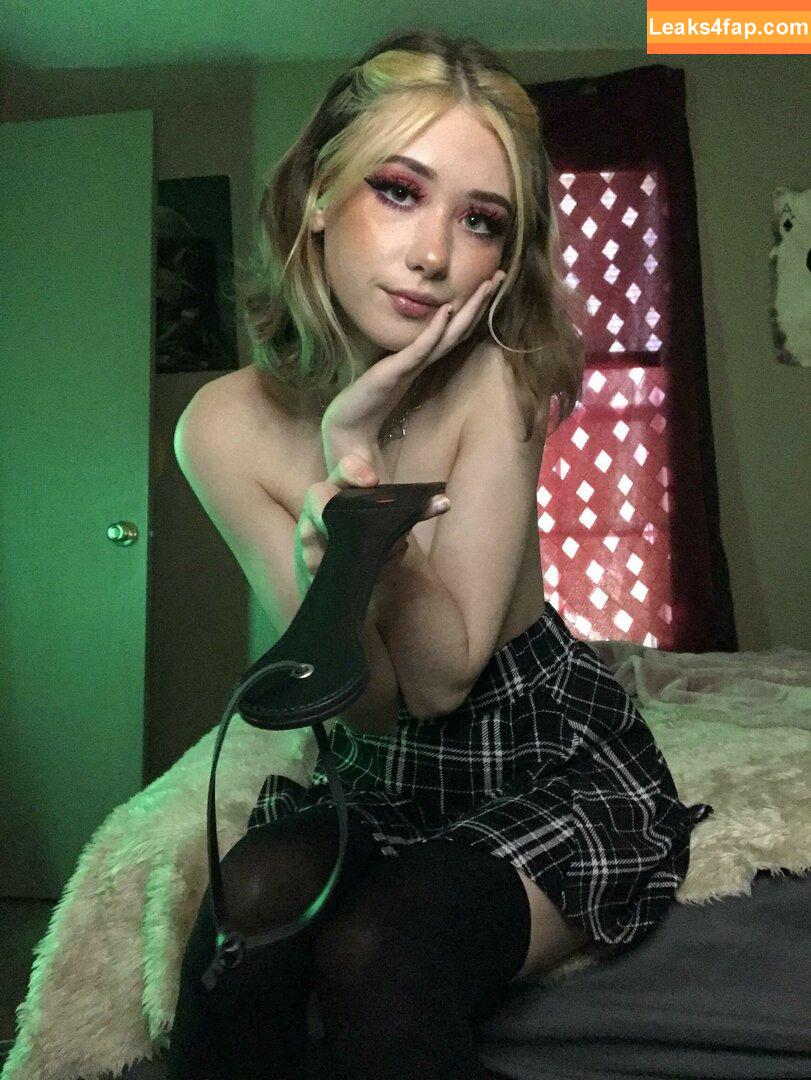 Brattyydeath / Brattydeath / Cherry_grl / waifu.brattyydeath leaked photo photo #0136