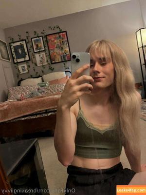 breakinglivvy photo #0013