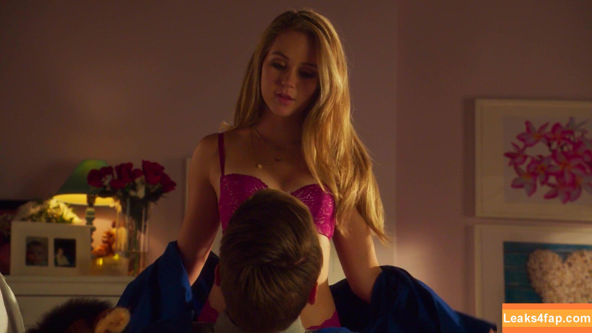 Brec Bassinger / brec_bassinger / brecbassinger leaked photo photo #0448