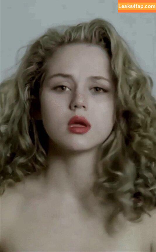 Brec Bassinger / brec_bassinger / brecbassinger leaked photo photo #0481