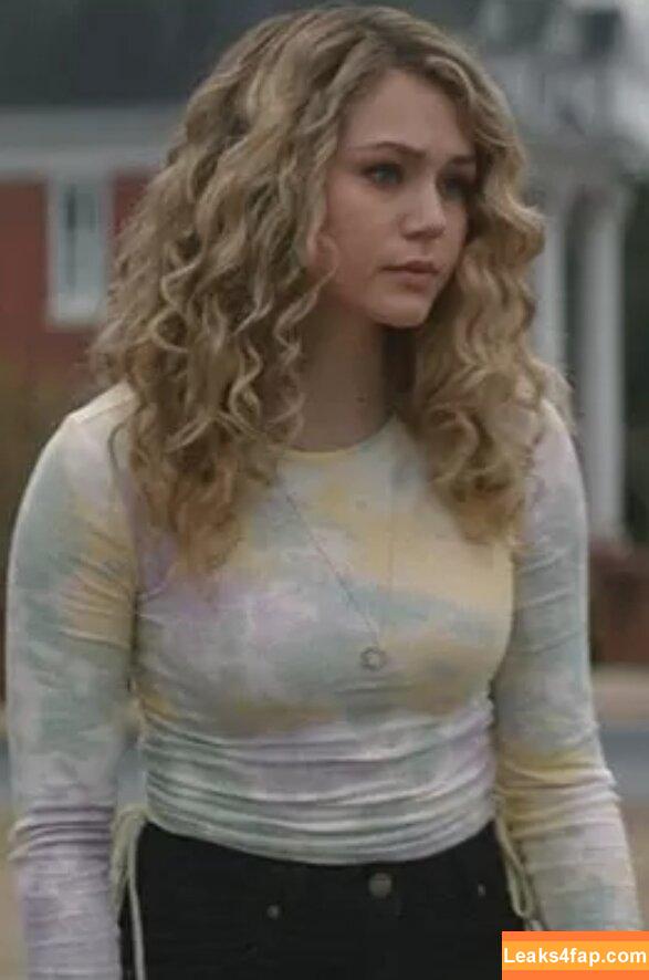 Brec Bassinger / brec_bassinger / brecbassinger leaked photo photo #0485