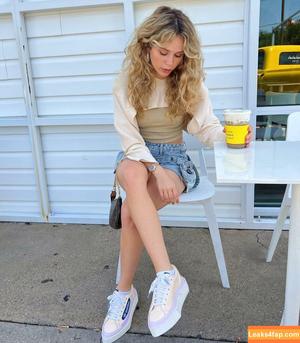 Brec Bassinger photo #0009