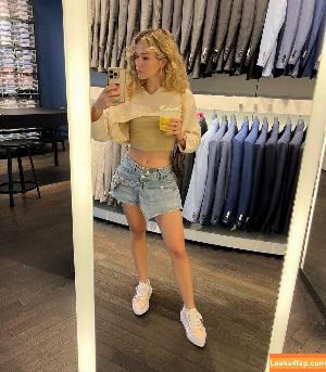 Brec Bassinger photo #0010