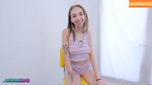 Breezy Bri photo #0120