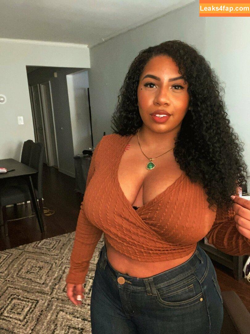 Bri Ballesteros / forevercurlybri leaked photo photo #0025