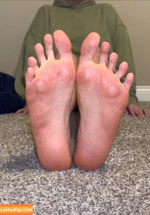 briabigfeet photo #0032