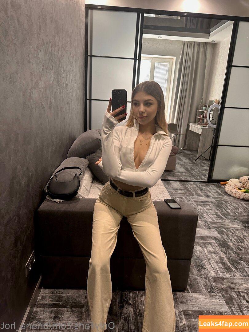briana_hot / siren_chic_1 leaked photo photo #0023