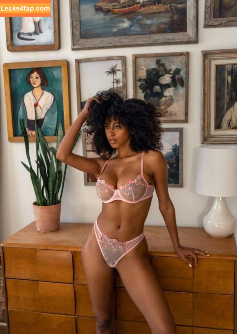 Briana Smith / brianaans / brianaas / brismith leaked photo photo #0335