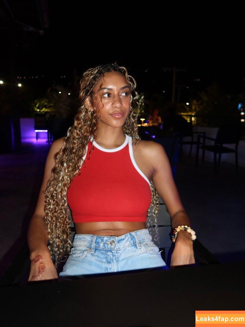Briana Smith / brianaans / brianaas / brismith leaked photo photo #0394