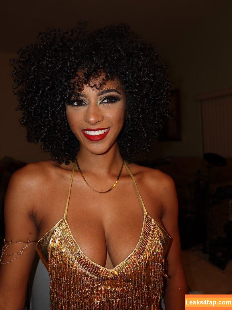 Briana Smith / brianaans / brianaas / brismith leaked photo photo #0400