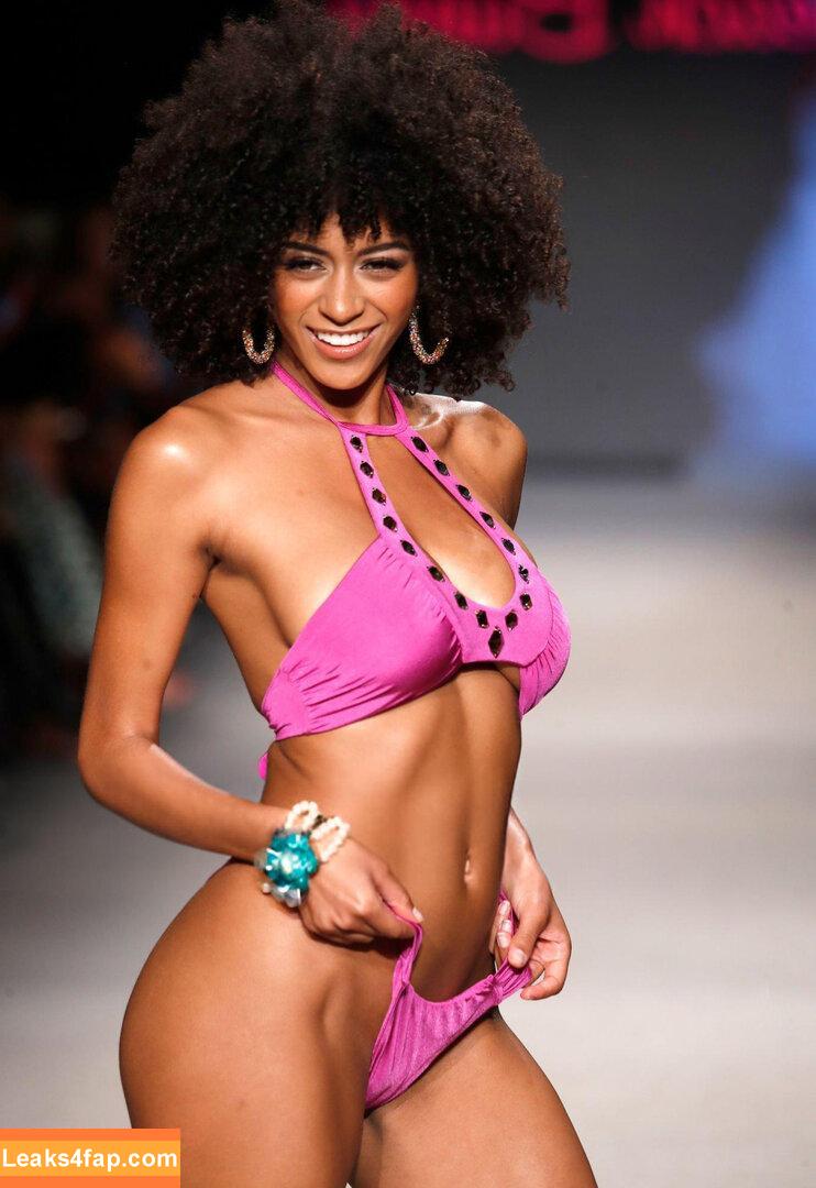 Briana Smith / brianaans / brianaas / brismith leaked photo photo #0431