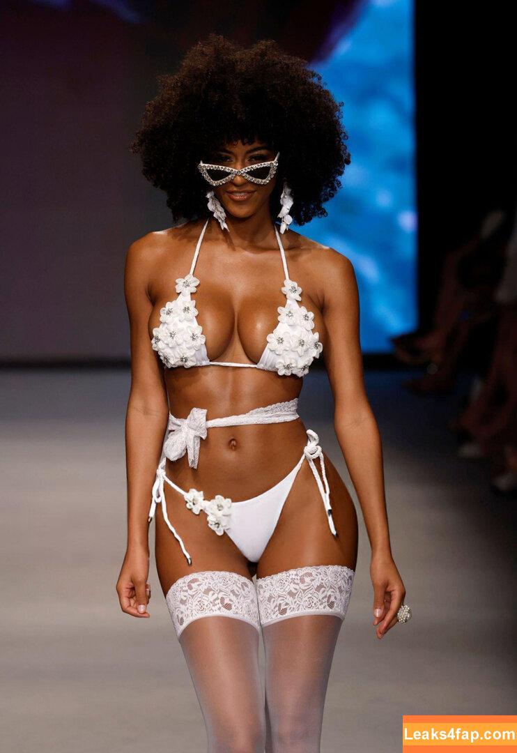 Briana Smith / brianaans / brianaas / brismith leaked photo photo #0435