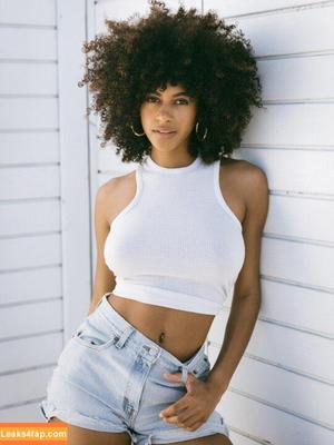 Briana Smith photo #0004