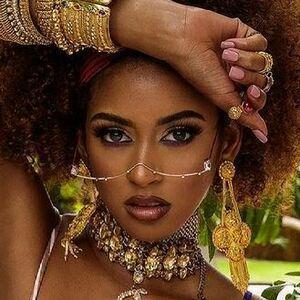 Briana Smith photo #0009