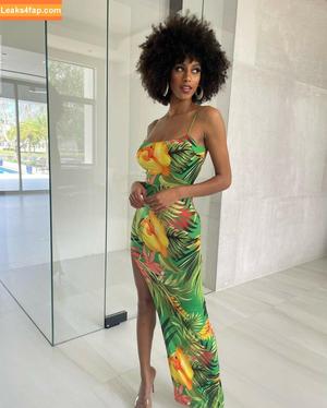 Briana Smith photo #0020