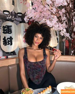 Briana Smith photo #0042