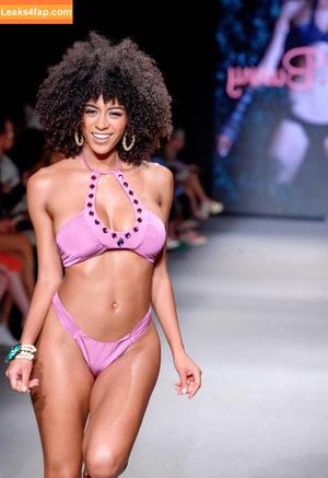 Briana Smith photo #0341
