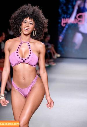 Briana Smith photo #0342