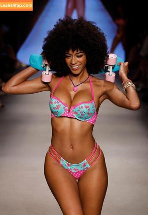 Briana Smith photo #0344