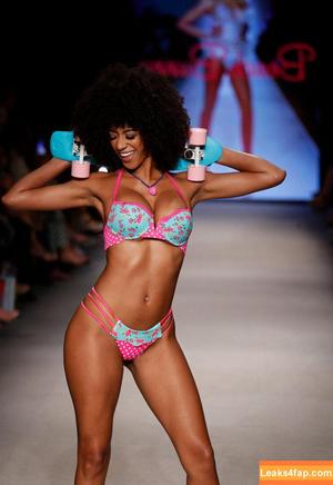Briana Smith photo #0345